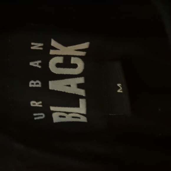 Urban Black Graphic tee - Picture 3 of 3